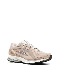 hellbeige Wildleder niedrige Sneakers von New Balance