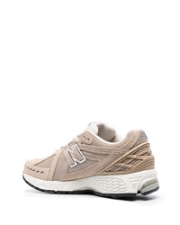 hellbeige Wildleder niedrige Sneakers von New Balance