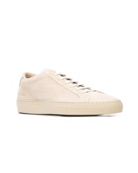 hellbeige Wildleder niedrige Sneakers von Common Projects