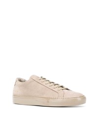 hellbeige Wildleder niedrige Sneakers von Common Projects