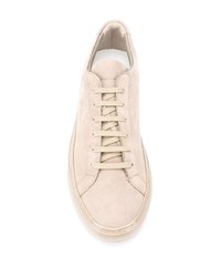 hellbeige Wildleder niedrige Sneakers von Common Projects