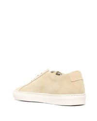 hellbeige Wildleder niedrige Sneakers von Common Projects