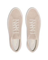 hellbeige Wildleder niedrige Sneakers von Common Projects