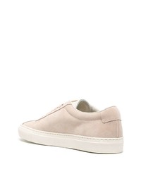 hellbeige Wildleder niedrige Sneakers von Common Projects