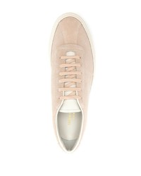 hellbeige Wildleder niedrige Sneakers von Common Projects