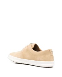 hellbeige Wildleder niedrige Sneakers von Camper