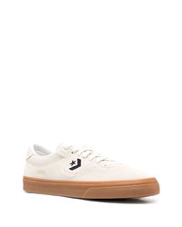 hellbeige Wildleder niedrige Sneakers von Converse