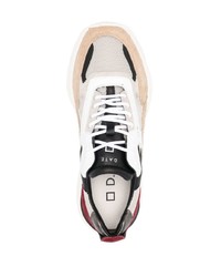 hellbeige Wildleder niedrige Sneakers von D.A.T.E