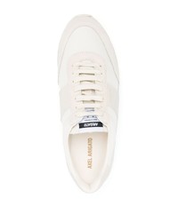 hellbeige Wildleder niedrige Sneakers von Axel Arigato