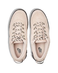 hellbeige Wildleder niedrige Sneakers von Nike