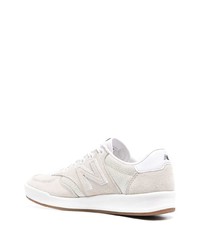 hellbeige Wildleder niedrige Sneakers von New Balance