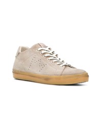 hellbeige Wildleder niedrige Sneakers von Leather Crown