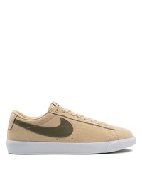 hellbeige Wildleder niedrige Sneakers von Nike