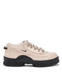 hellbeige Wildleder niedrige Sneakers von Nike