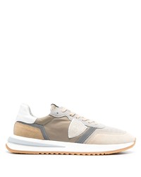 hellbeige Wildleder niedrige Sneakers von Philippe Model Paris