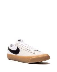 hellbeige Wildleder niedrige Sneakers von Nike