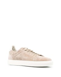 hellbeige Wildleder niedrige Sneakers von Brunello Cucinelli