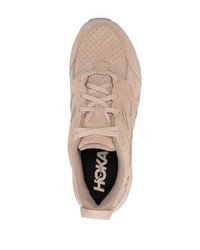 hellbeige Wildleder niedrige Sneakers von Hoka One One