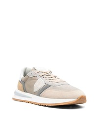 hellbeige Wildleder niedrige Sneakers von Philippe Model Paris