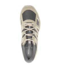 hellbeige Wildleder niedrige Sneakers von Salomon