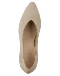 hellbeige Wildleder Pumps von Heine