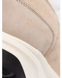 hellbeige Wildleder Sportschuhe von Common Projects