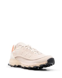 hellbeige Wildleder Sportschuhe von adidas