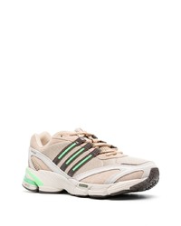 hellbeige Wildleder Sportschuhe von adidas