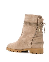 hellbeige Wildleder Stiefeletten von Aquazzura