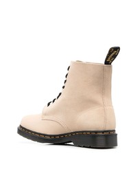 hellbeige Wildlederfreizeitstiefel von Dr. Martens