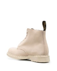 hellbeige Wildlederfreizeitstiefel von Dr. Martens