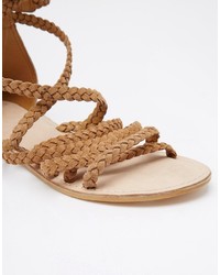 hellbeige Wildledersandalen von Asos