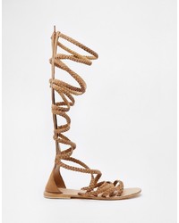 hellbeige Wildledersandalen von Asos