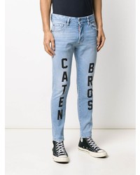 hellblaue bedruckte enge Jeans von DSQUARED2