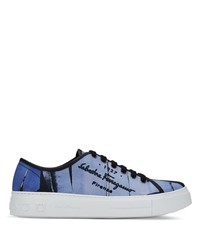 hellblaue bedruckte Segeltuch niedrige Sneakers von Ferragamo