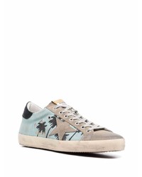 hellblaue bedruckte Wildleder niedrige Sneakers von Golden Goose