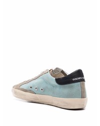 hellblaue bedruckte Wildleder niedrige Sneakers von Golden Goose