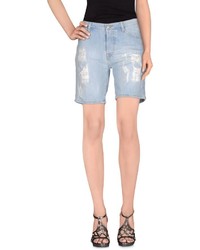 hellblaue Bermuda-Shorts mit Destroyed-Effekten