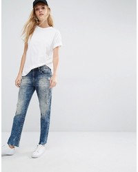 hellblaue Boyfriend Jeans mit Destroyed-Effekten von Blank NYC