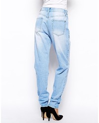 hellblaue Boyfriend Jeans mit Destroyed-Effekten