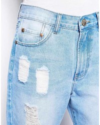 hellblaue Boyfriend Jeans mit Destroyed-Effekten