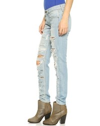 hellblaue Boyfriend Jeans mit Destroyed-Effekten von Rag & Bone