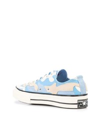 hellblaue Camouflage niedrige Sneakers von Converse