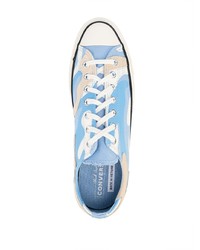 hellblaue Camouflage niedrige Sneakers von Converse