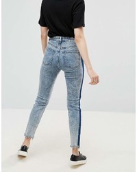 hellblaue enge Jeans mit Acid-Waschung von Asos