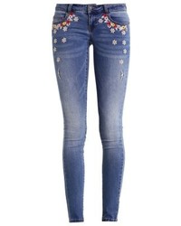 hellblaue enge Jeans mit Blumenmuster von Only