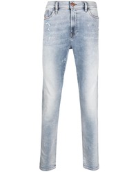 hellblaue enge Jeans mit Destroyed-Effekten von Diesel
