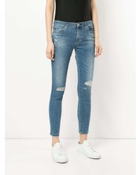hellblaue enge Jeans mit Destroyed-Effekten von AG Jeans