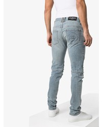hellblaue enge Jeans mit Destroyed-Effekten von Balmain