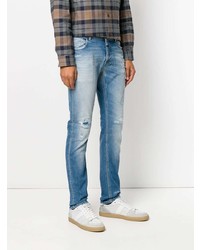 hellblaue enge Jeans mit Destroyed-Effekten von Closed